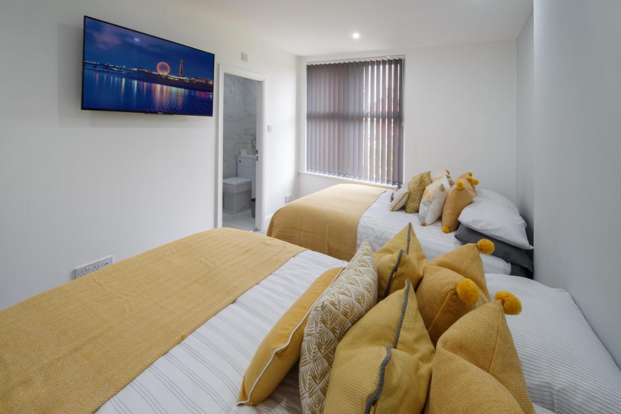 Large, Modern Family Home With Hot Tub Blackpool Extérieur photo